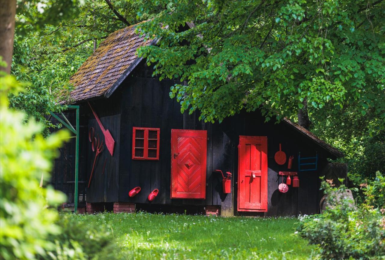 Rajski Vrt - Lake House - Paradise Garden Sisak Eksteriør billede